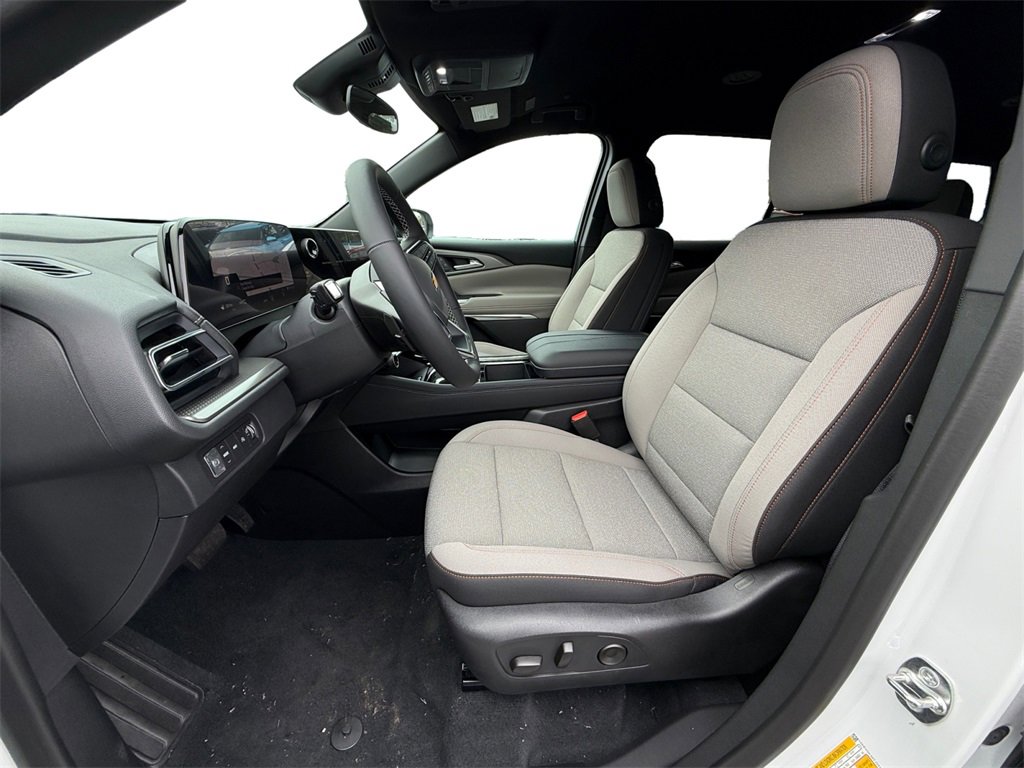New 2026 Chevrolet Traverse LT w/ LPO, Floor Liner Package image 9