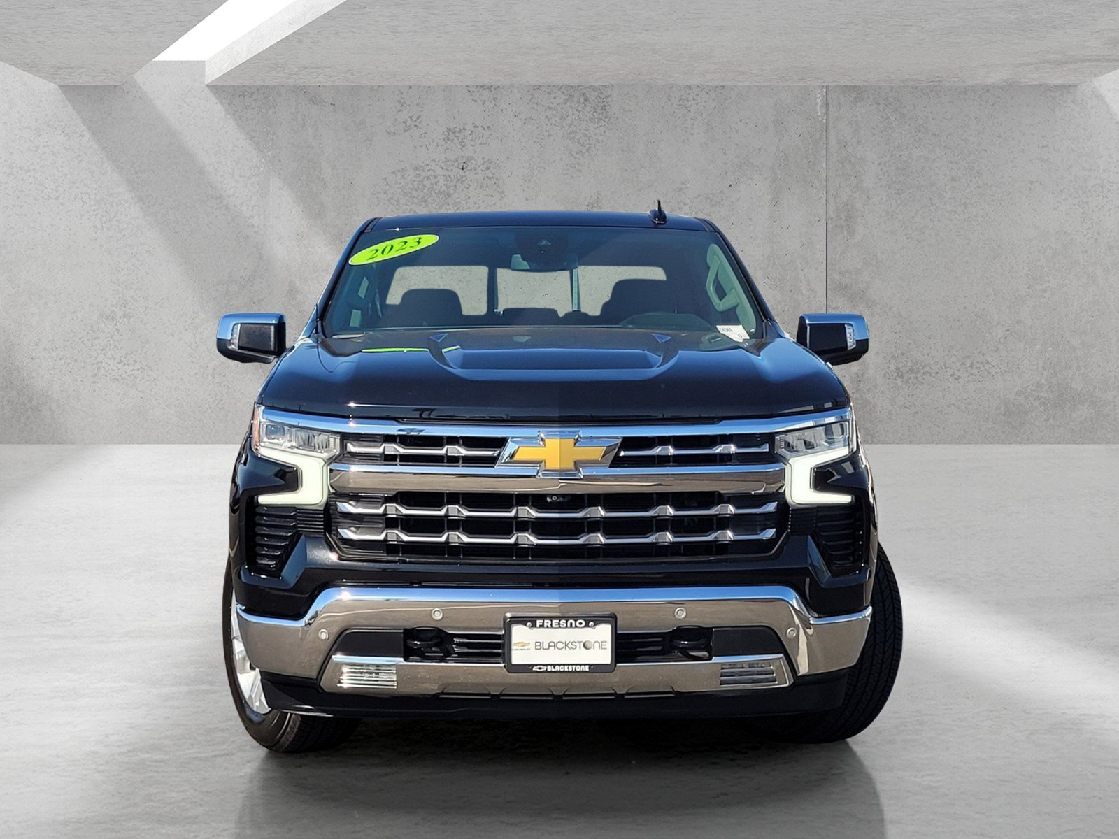 Used 2023 Chevrolet Silverado 1500 LTZ w/ LTZ Convenience Package II RWD image 2