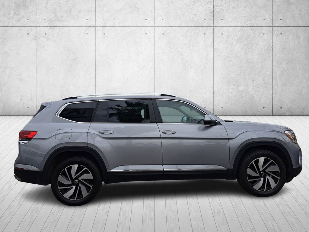 Used 2025 Volkswagen Atlas SEL image 4