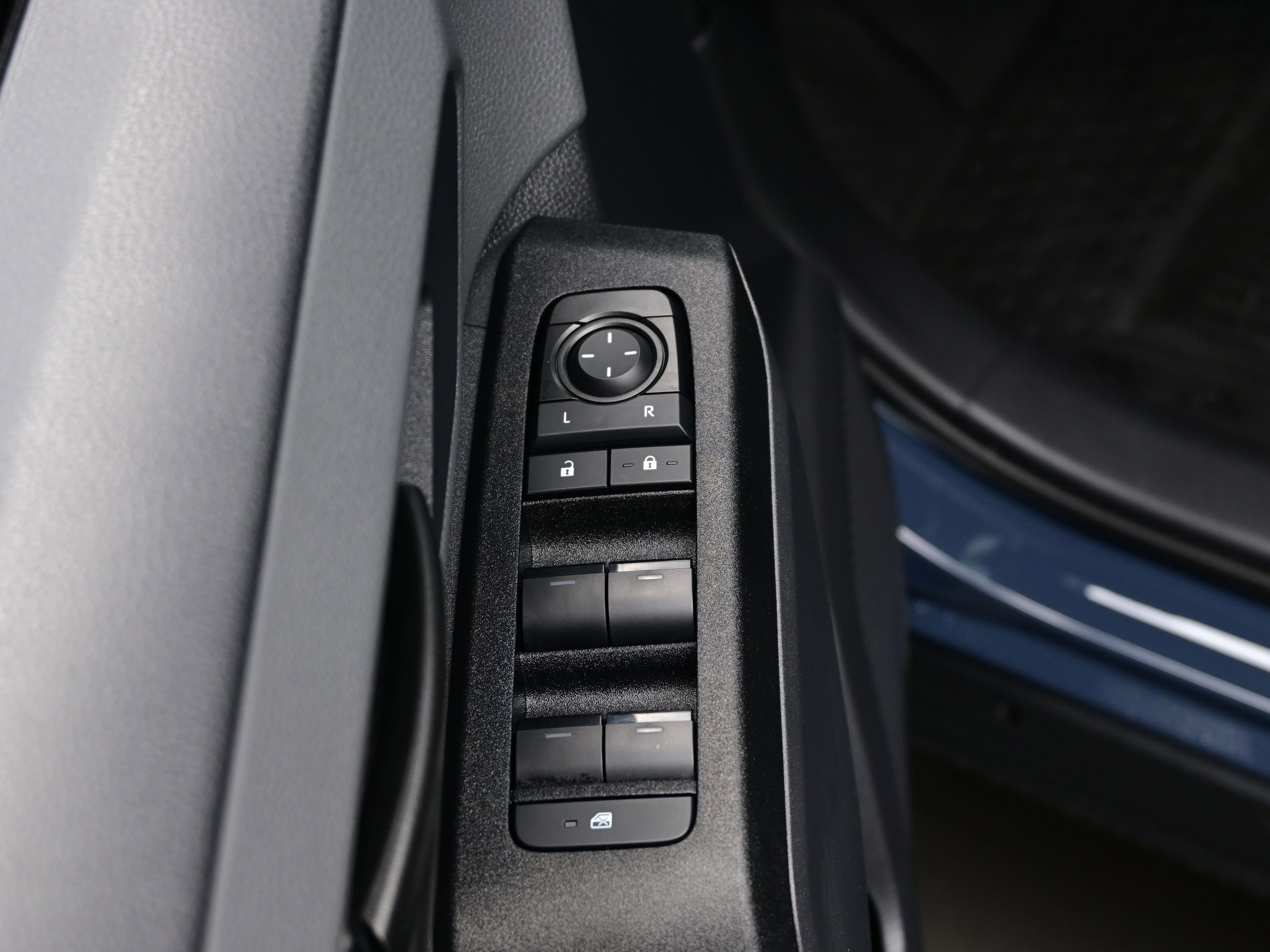 Used 2026 Toyota RAV4 LE AWD/4WD image 10