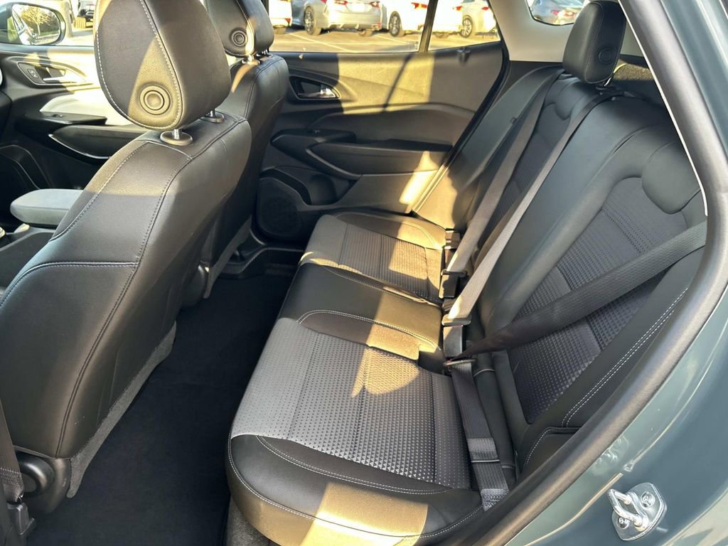 Used 2025 Chevrolet Trax LT image 17
