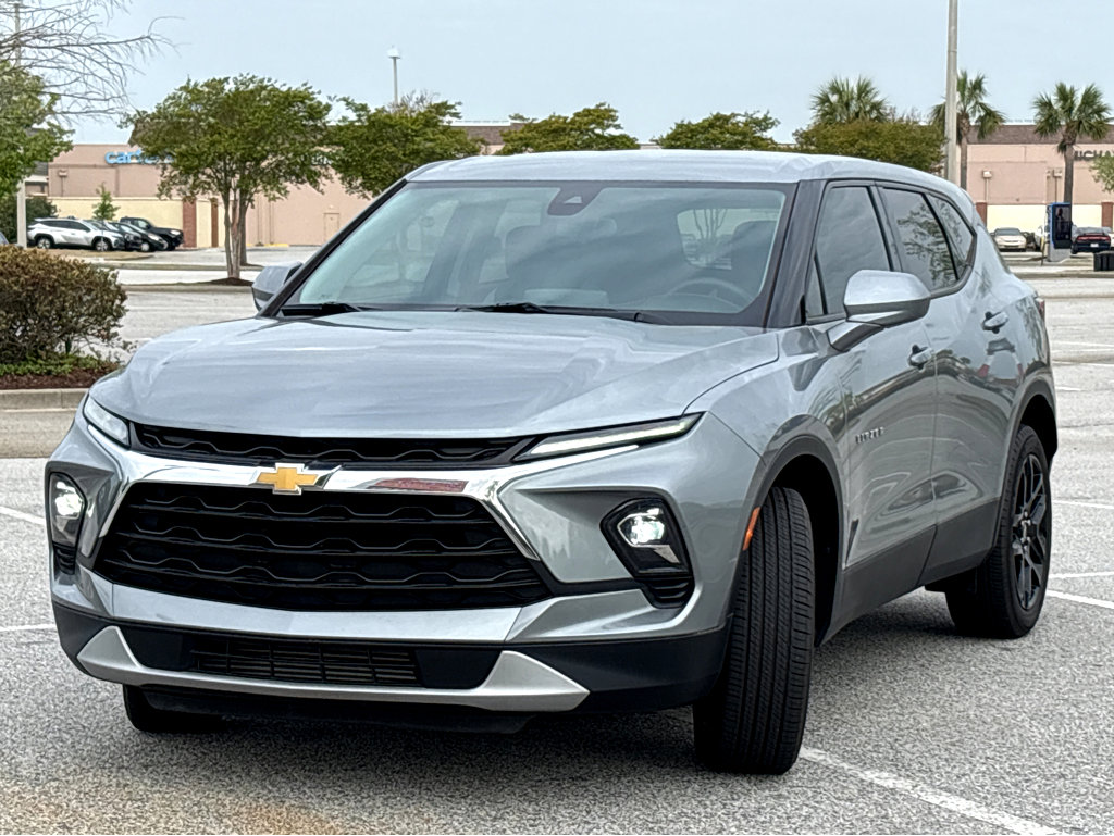 Used 2023 Chevrolet Blazer LT w/ Driver Confidence Package image 3