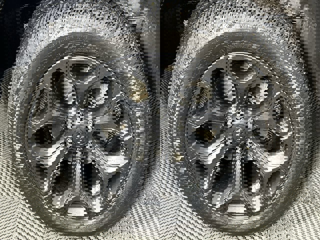 Used 2021 RAM 1500 Limited w/ Night Edition image 10