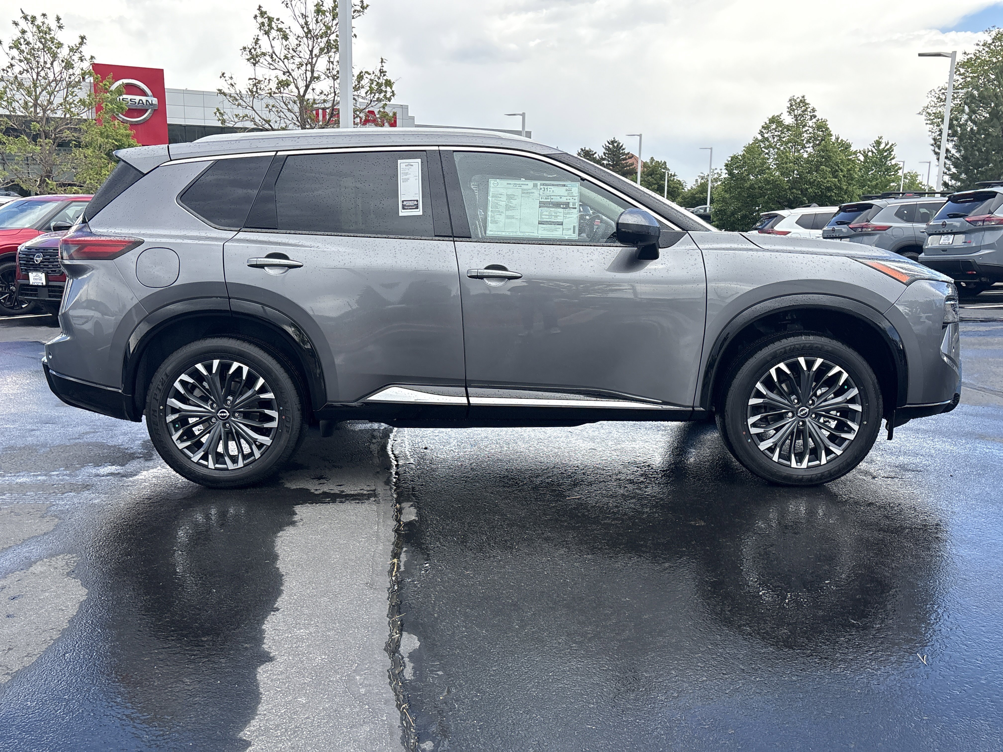 New 2026 Nissan Rogue Platinum AWD/4WD image 2
