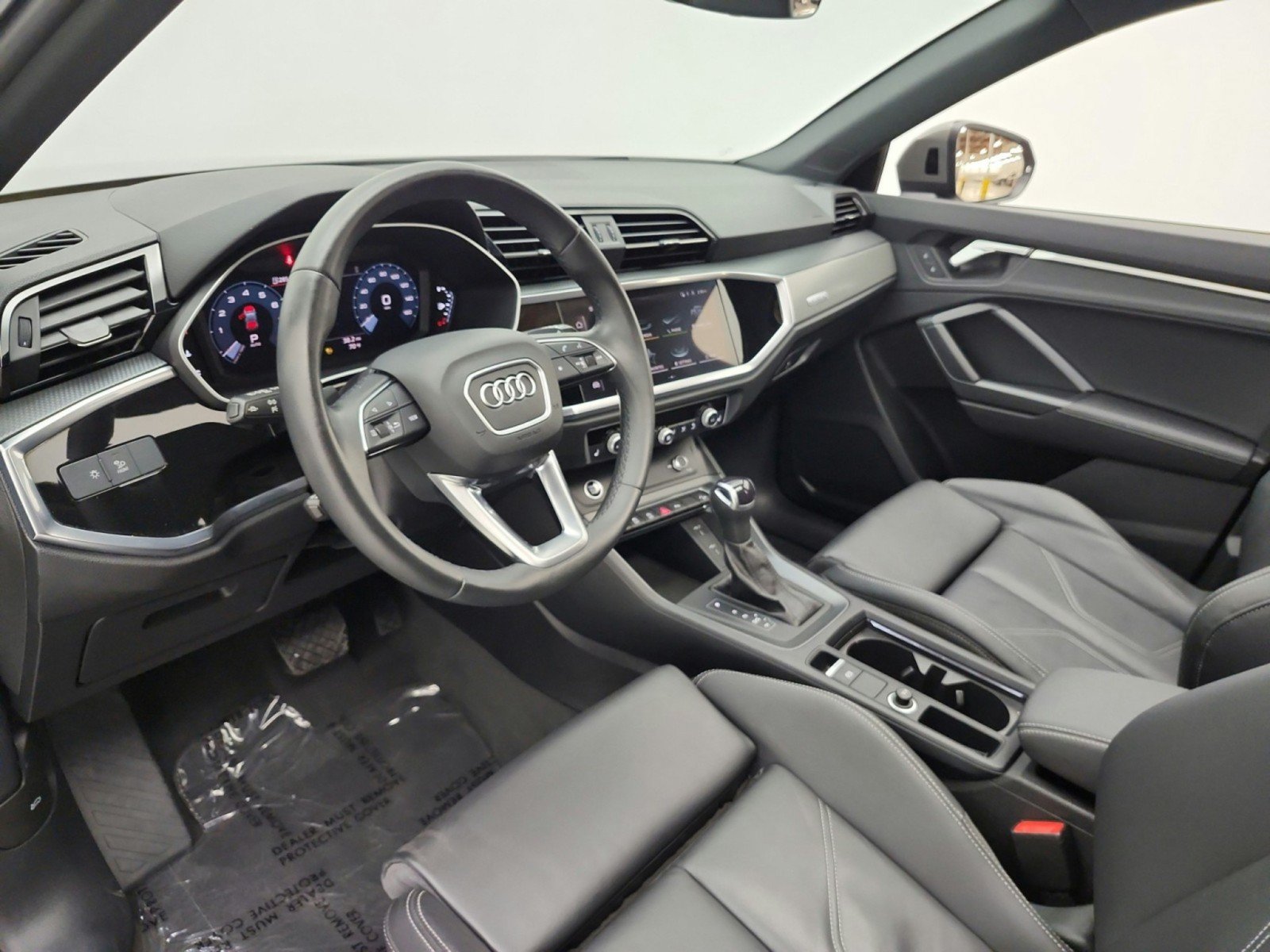 Used 2023 Audi Q3 2.0T Premium w/ Black Optic Sport Package AWD/4WD image 12
