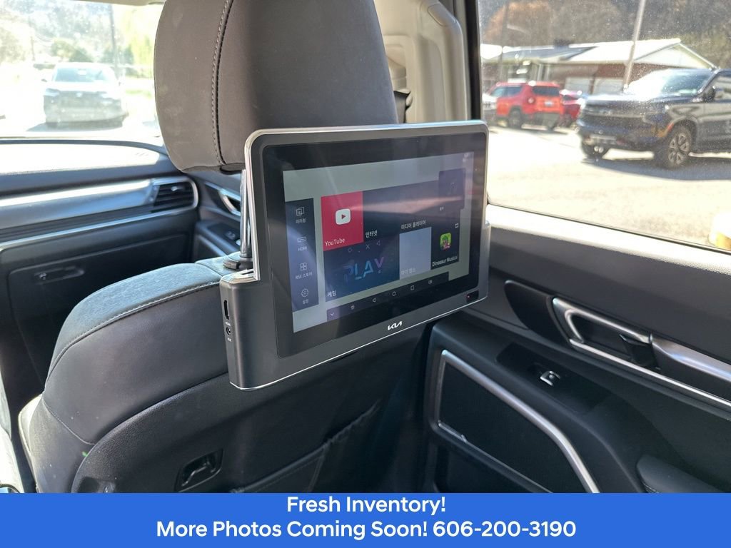 Used 2023 Kia Telluride LX image 12