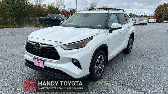 Certified 2023 Toyota Highlander XLE image 1