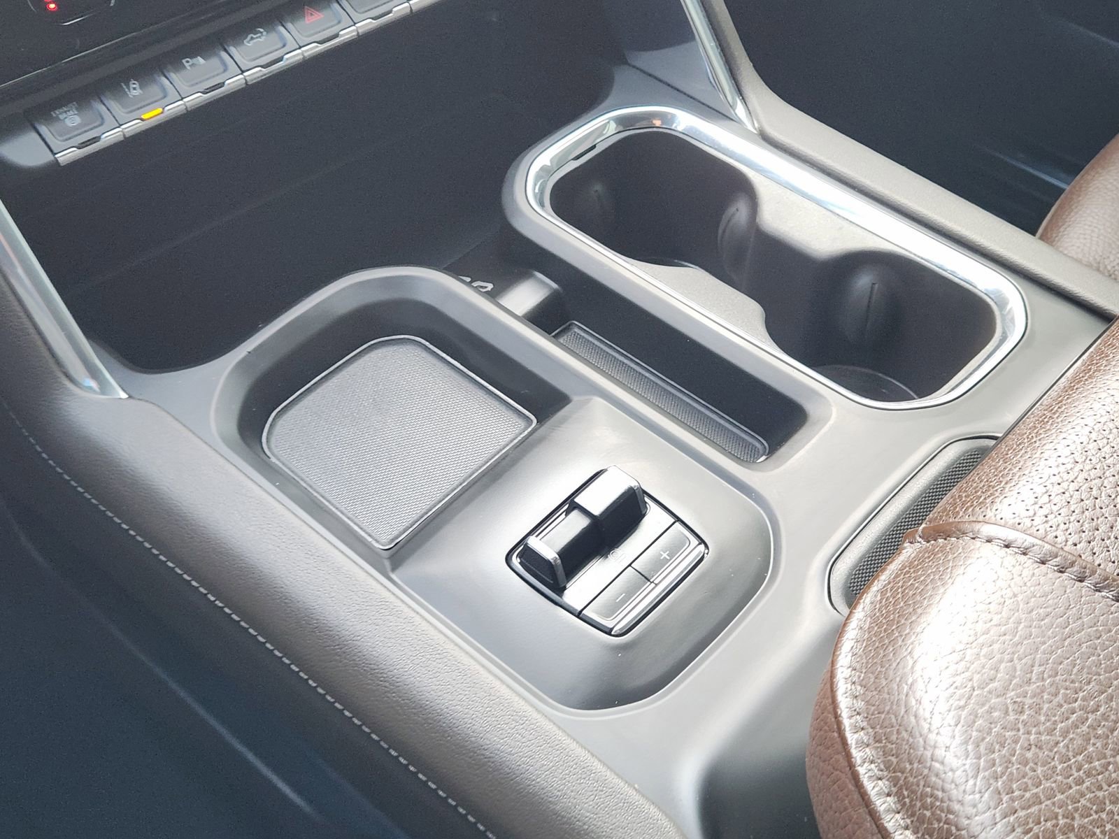 Used 2024 GMC Sierra 3500 Denali w/ Denali Reserve Package image 20