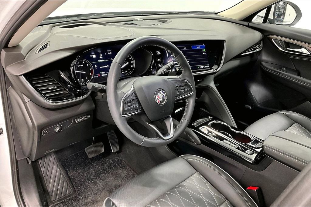 Used 2023 Buick Envision Avenir image 16