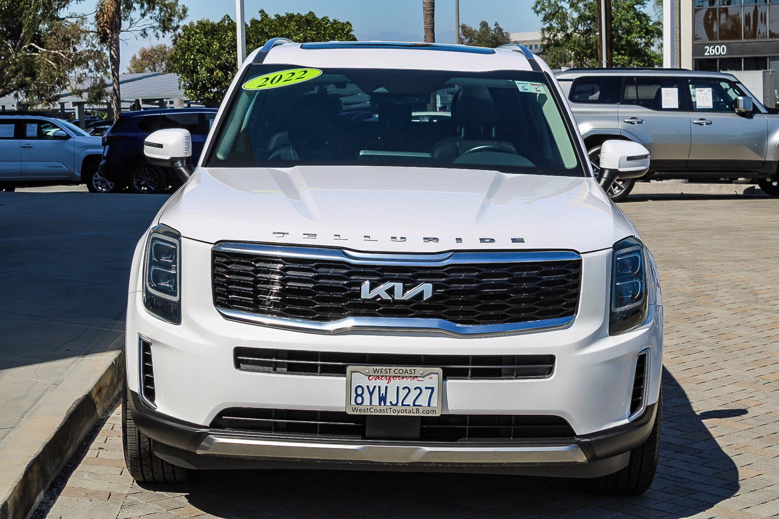 Used 2022 Kia Telluride EX w/ EX Premium Package FWD image 2
