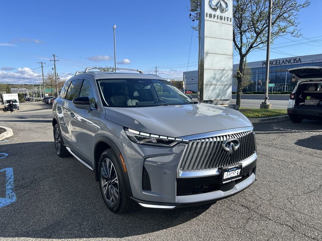 Certified 2026 INFINITI QX60 Luxe w/ Family Package image 2