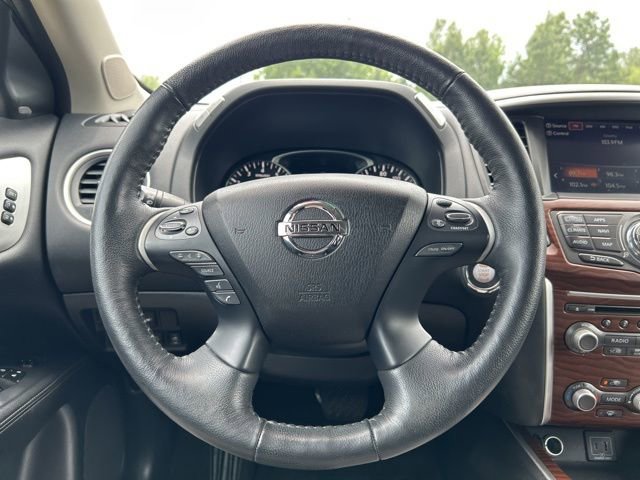 Used 2020 Nissan Pathfinder Platinum FWD image 24