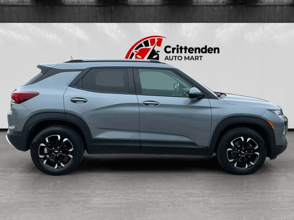 Used 2022 Chevrolet TrailBlazer LT w/ LPO, Blackout Package AWD/4WD image 8