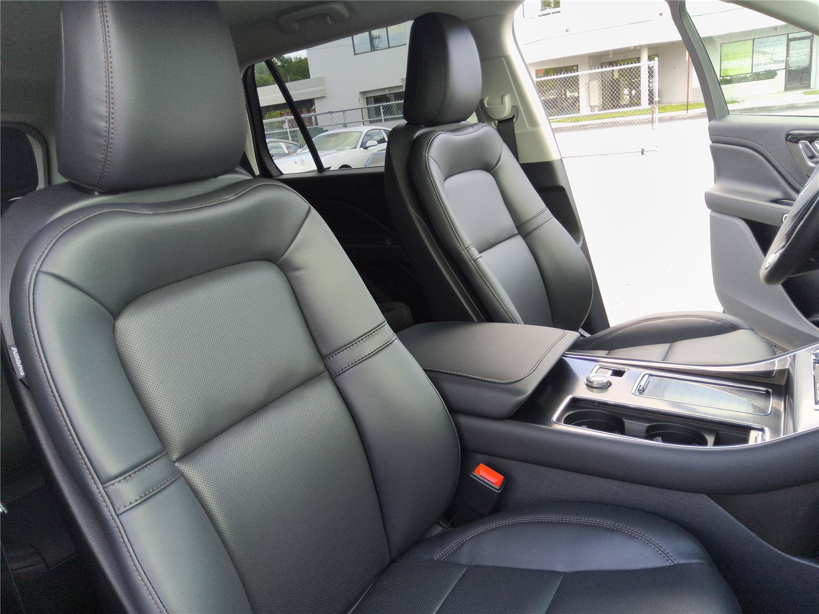 New 2026 Lincoln Aviator 2WD image 32