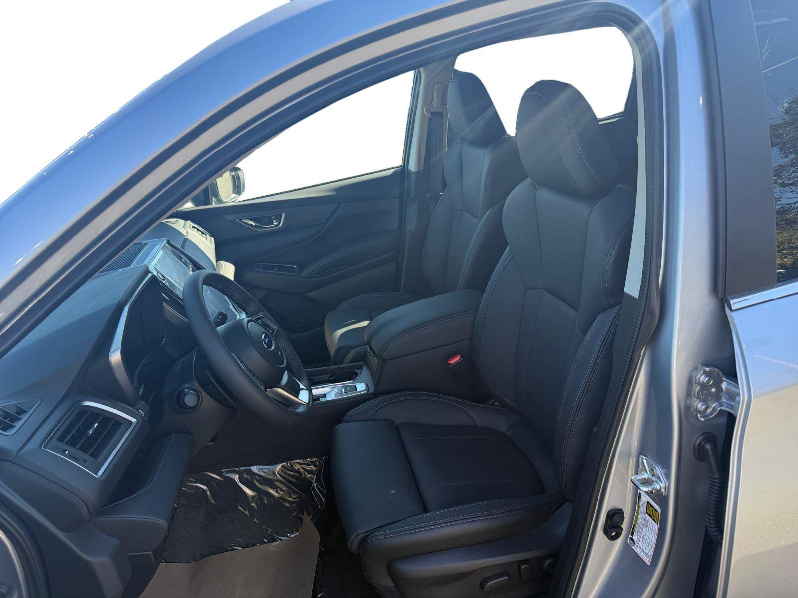 New 2025 Subaru Ascent Limited image 9