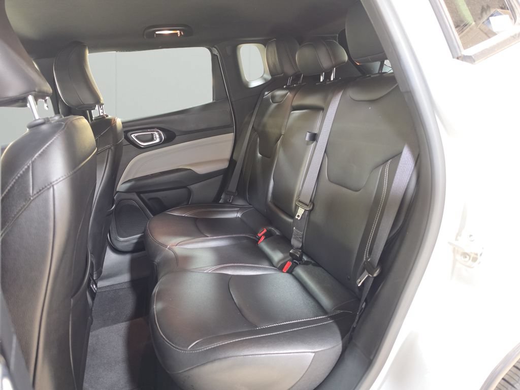 Certified 2025 Jeep Compass Limited AWD/4WD image 15