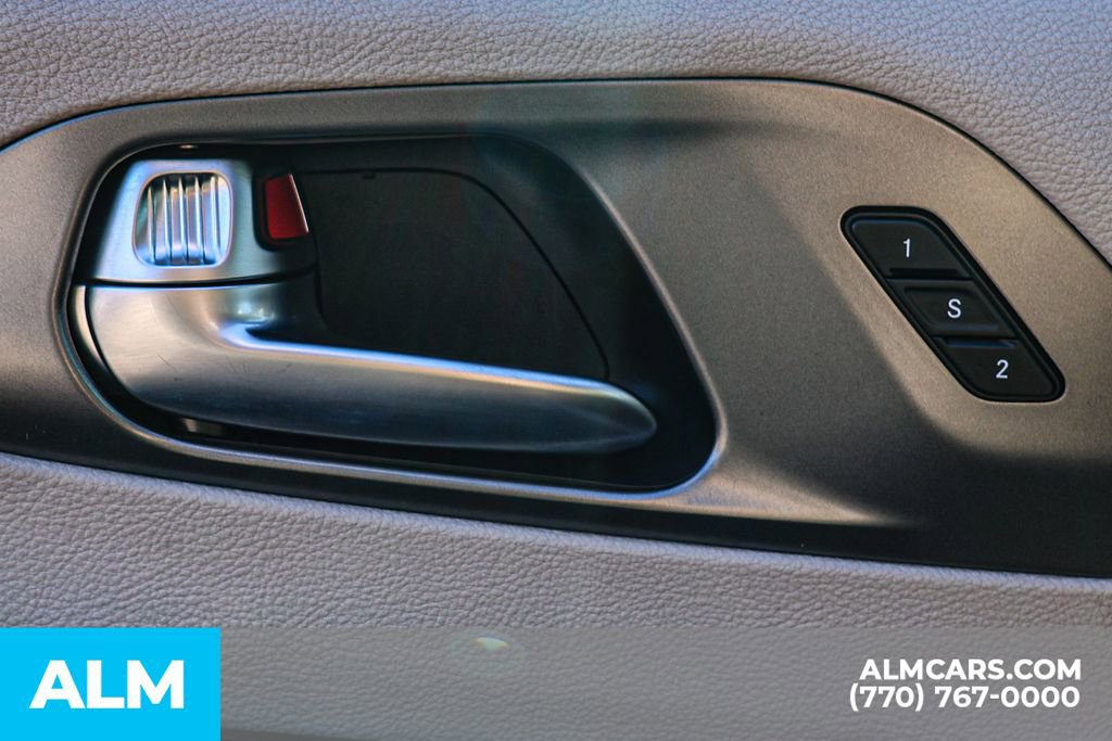 Used 2023 Chrysler Pacifica Touring-L image 52