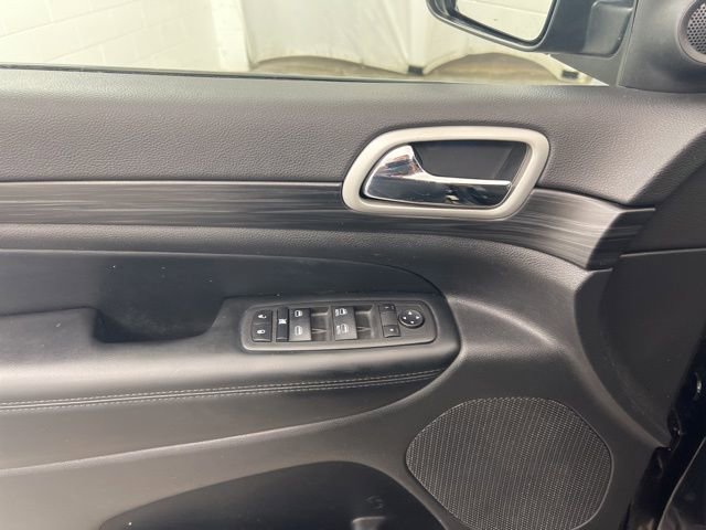 Used 2021 Jeep Grand Cherokee Laredo X image 14