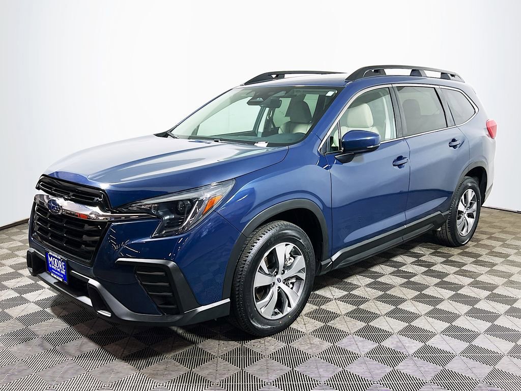 Used 2024 Subaru Ascent Premium w/ Convenience Package image 3
