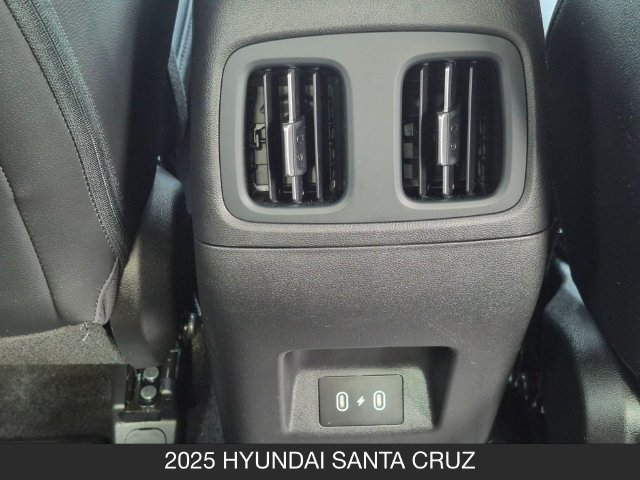 Used 2025 Hyundai Santa Cruz XRT AWD/4WD image 16