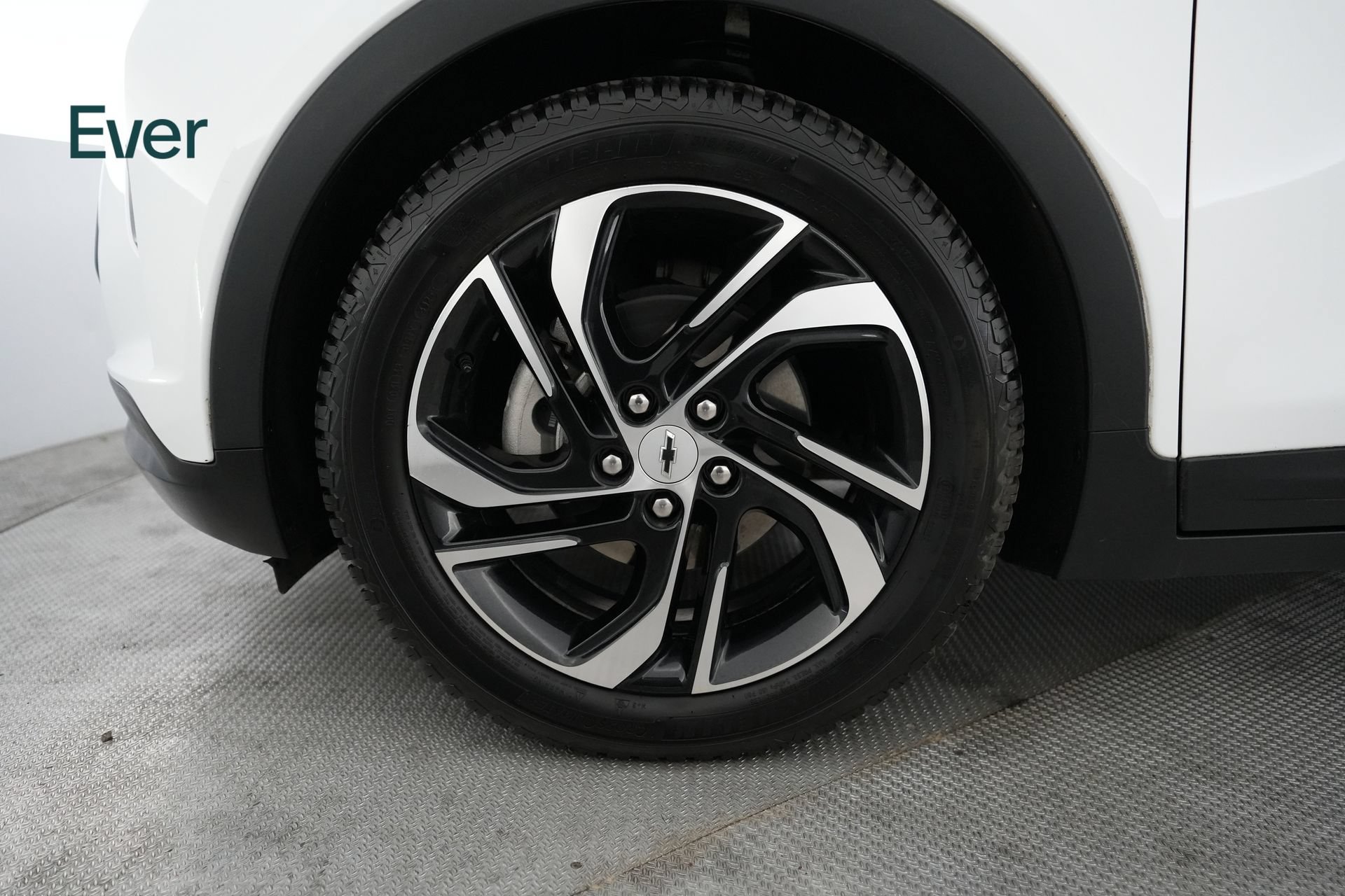 Used 2023 Chevrolet Bolt LT w/ Infotainment Package FWD image 19