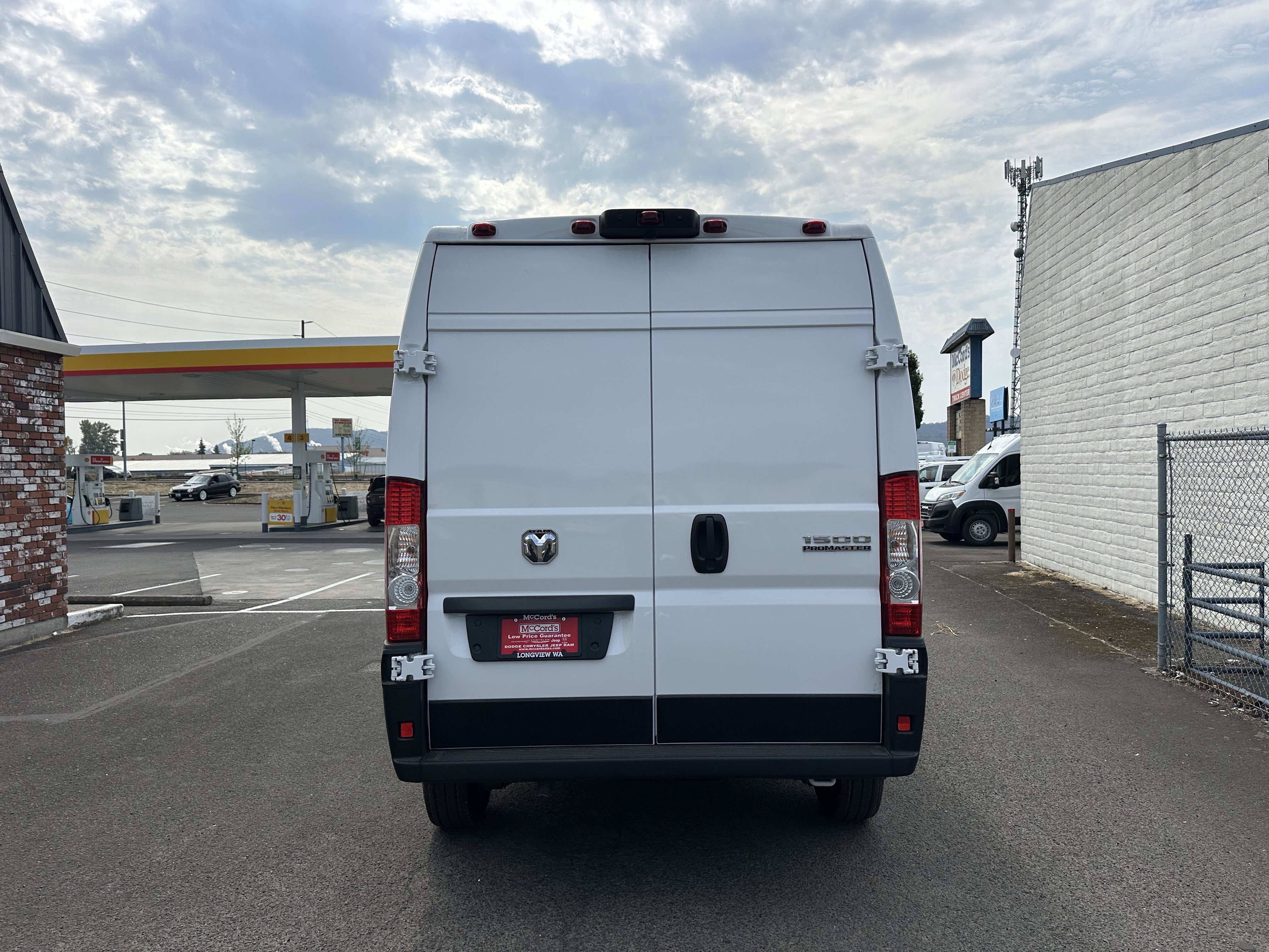 New 2025 RAM ProMaster 1500 w/ Convenience Group image 4