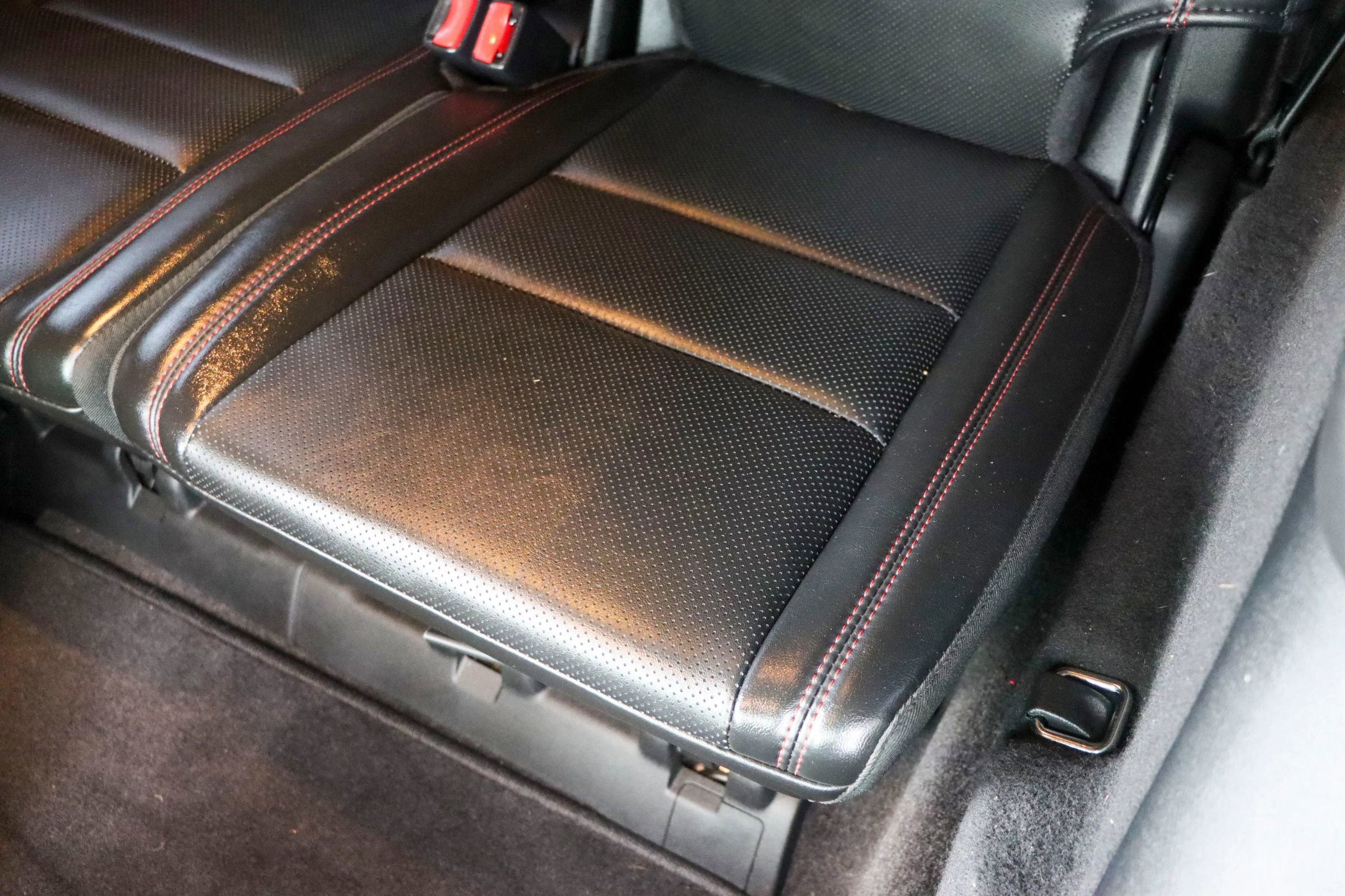 Used 2018 Dodge Durango R/T w/ Technology Group AWD/4WD image 20