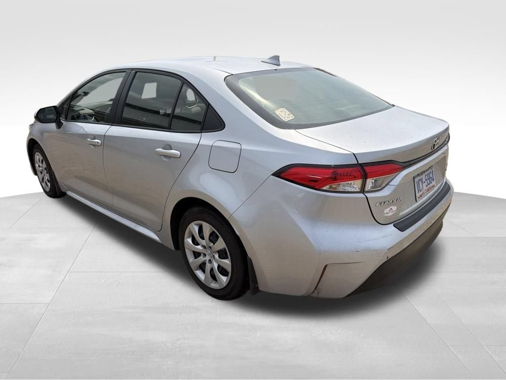 Used 2025 Toyota Corolla LE FWD image 7