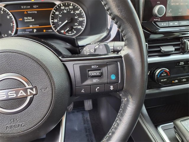 Used 2022 Nissan Pathfinder SV image 18