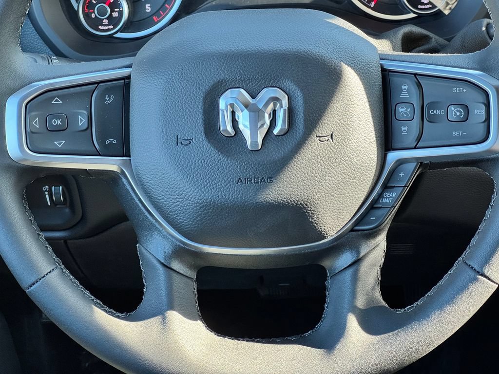 New 2026 RAM 2500 Big Horn AWD/4WD image 17