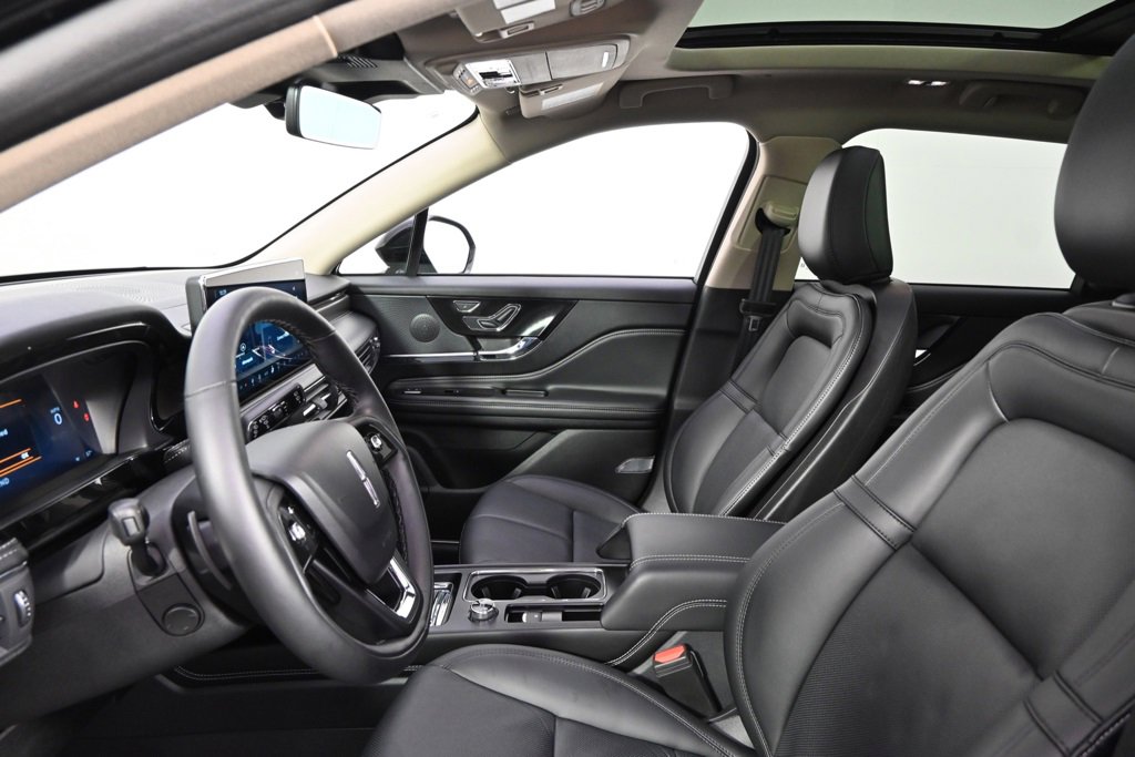 New 2025 Lincoln Corsair Reserve w/ Jet Appearance Package image 13