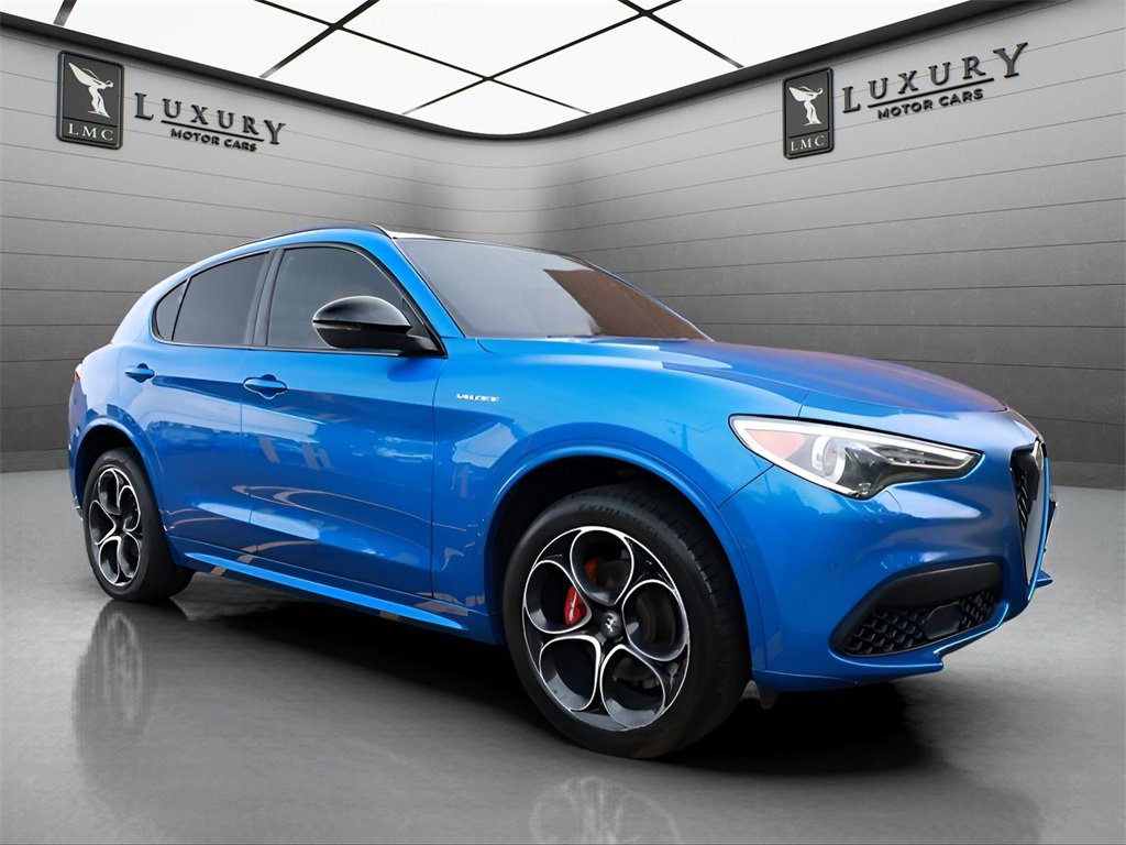 Used 2023 Alfa Romeo Stelvio Veloce image 11