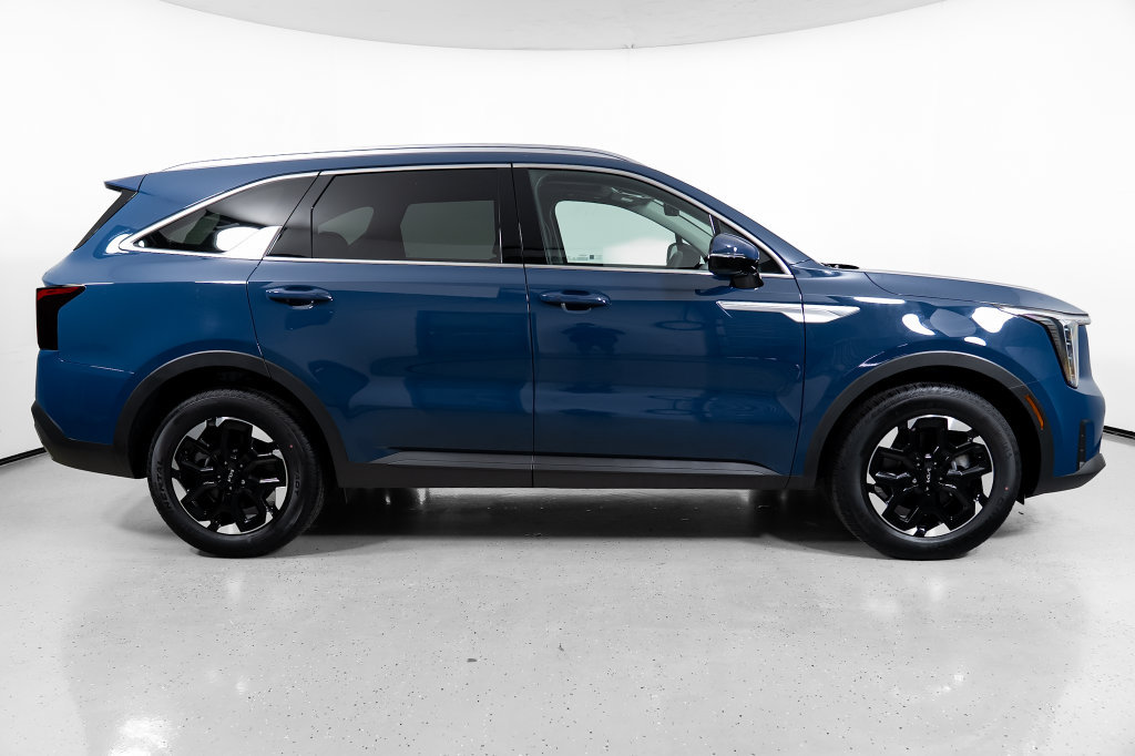 New 2026 Kia Sorento S w/ S Panoramic Sunroof Package FWD image 3