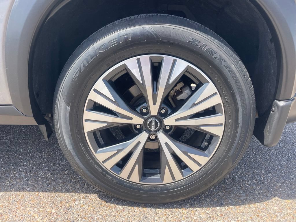 Certified 2023 Nissan Rogue SV w/ SV Premium Package FWD image 18