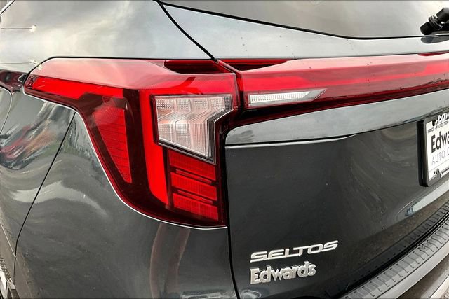Used 2024 Kia Seltos EX FWD image 22