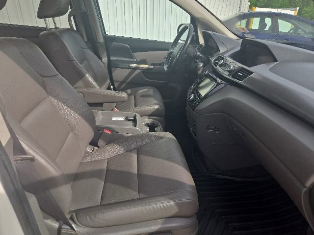 Used 2016 Honda Odyssey Touring Elite image 14