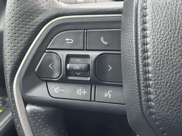 Used 2025 Toyota 4Runner Limited AWD/4WD image 32