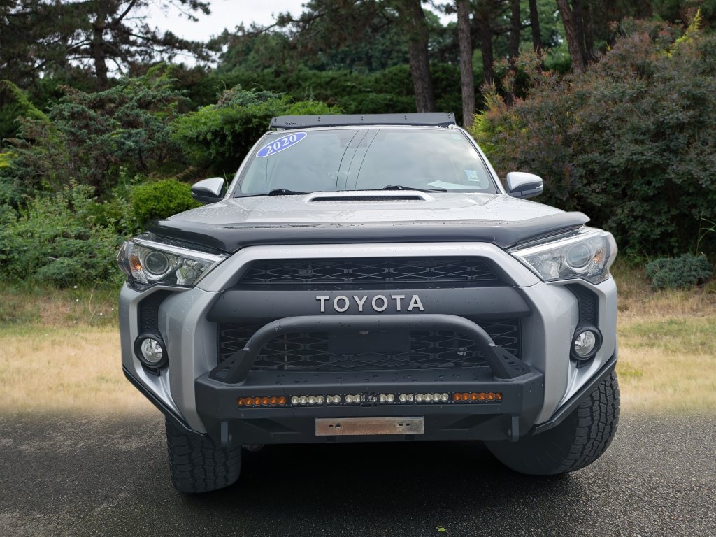 Used 2020 Toyota 4Runner TRD Off-Road Premium AWD/4WD image 2