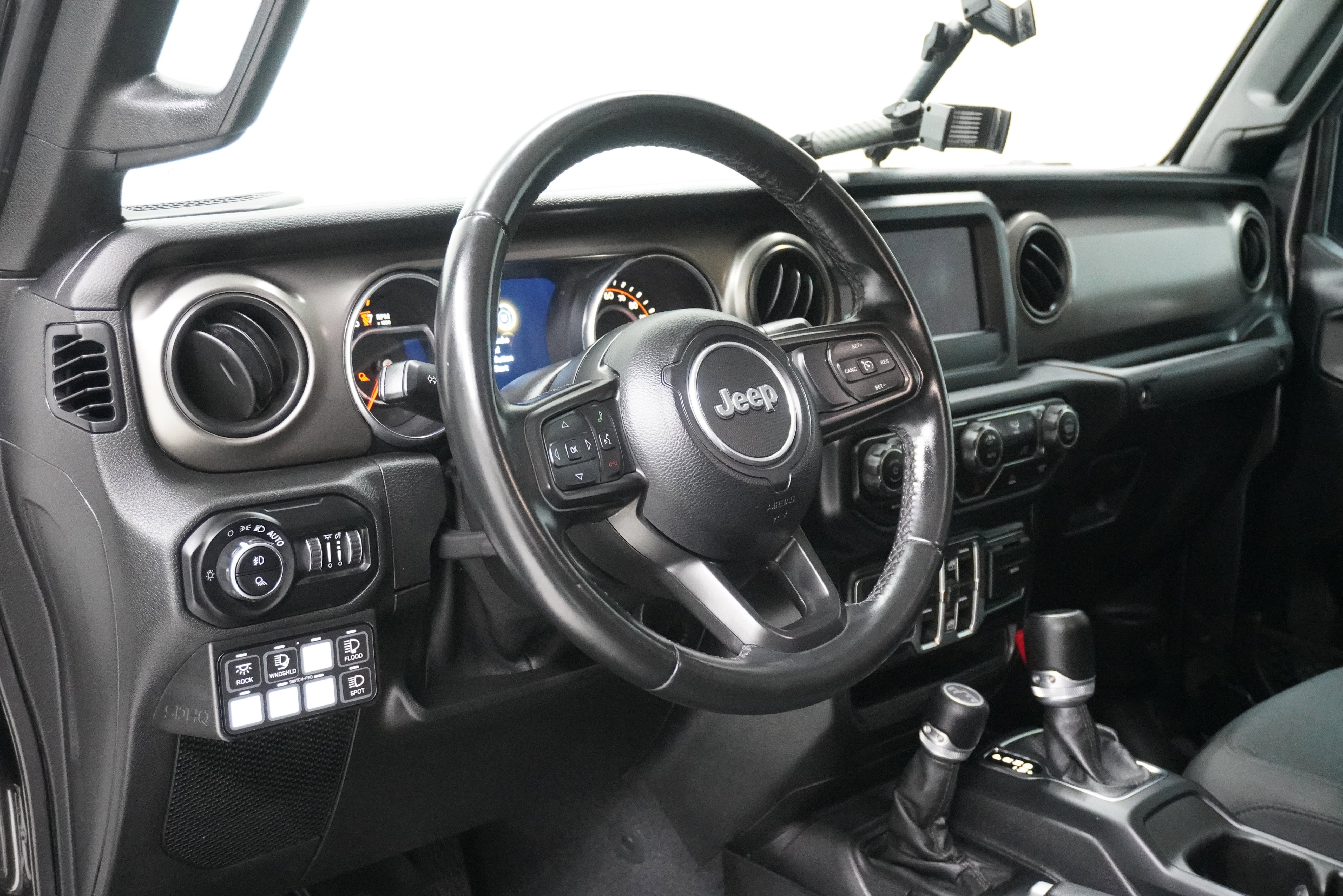 Used 2021 Jeep Gladiator Sport image 11
