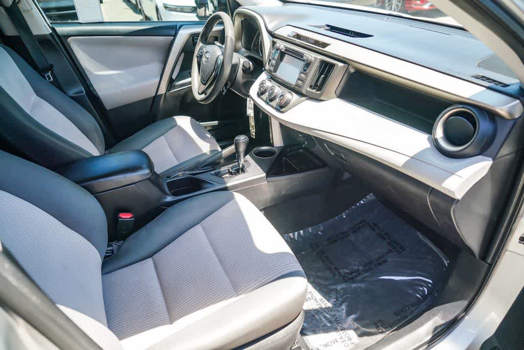 Used 2014 Toyota RAV4 LE FWD image 15