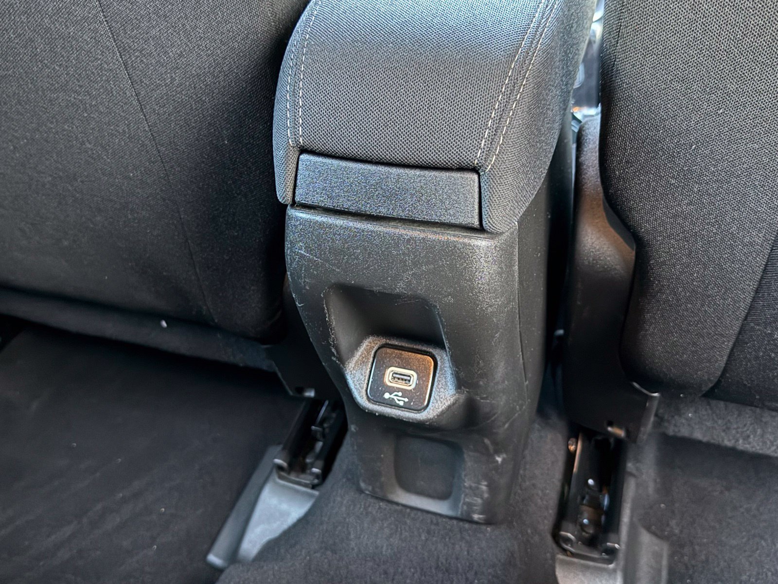 Used 2021 Jeep Renegade Latitude w/ Luxury Group II AWD/4WD image 16