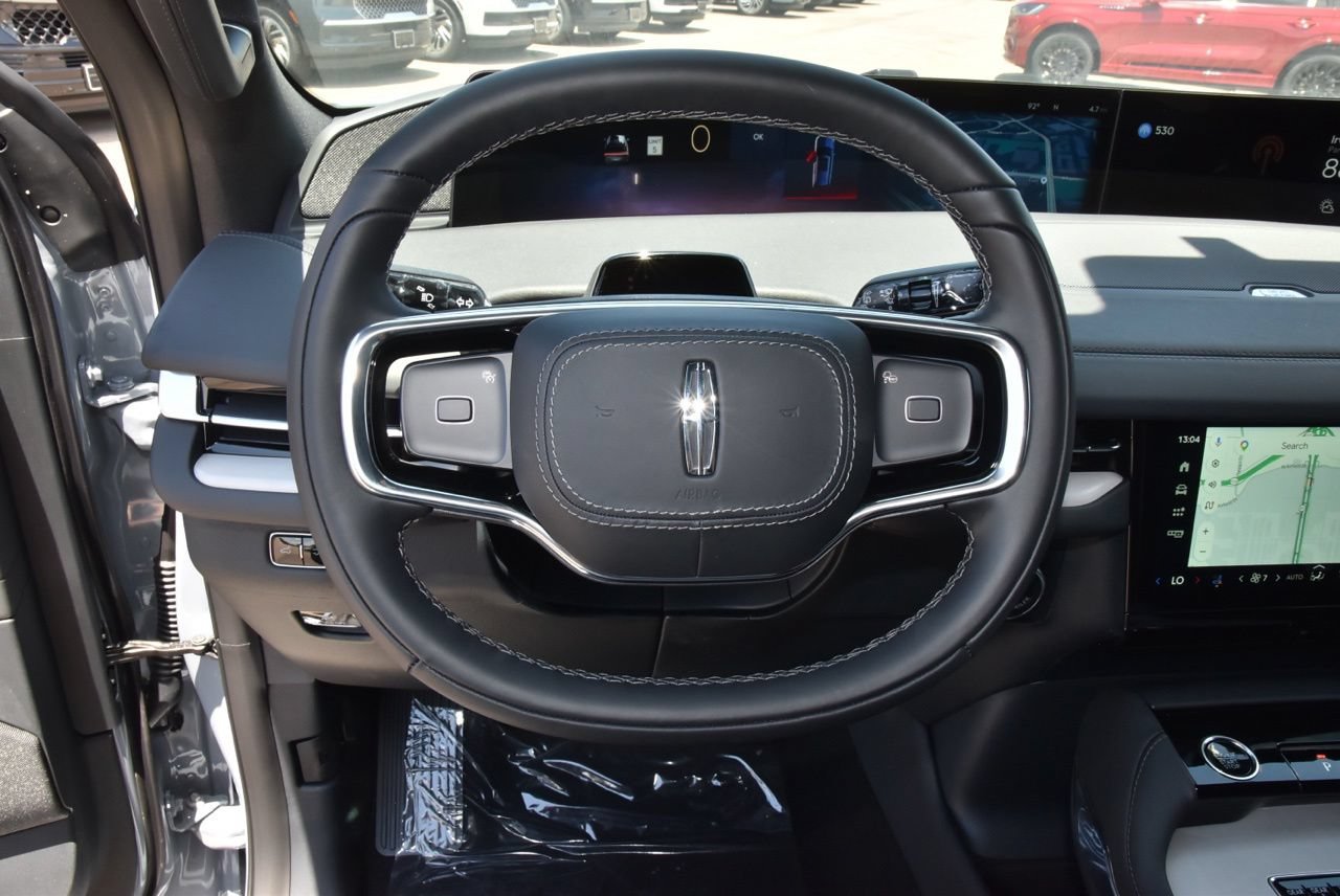 New 2026 Lincoln Navigator Reserve w/ Jet Appearance Package AWD/4WD image 23