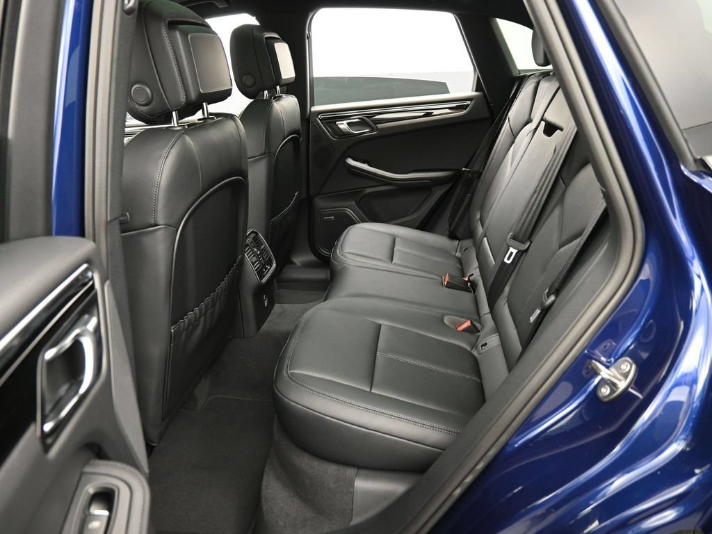Certified 2026 Porsche Macan AWD/4WD image 25