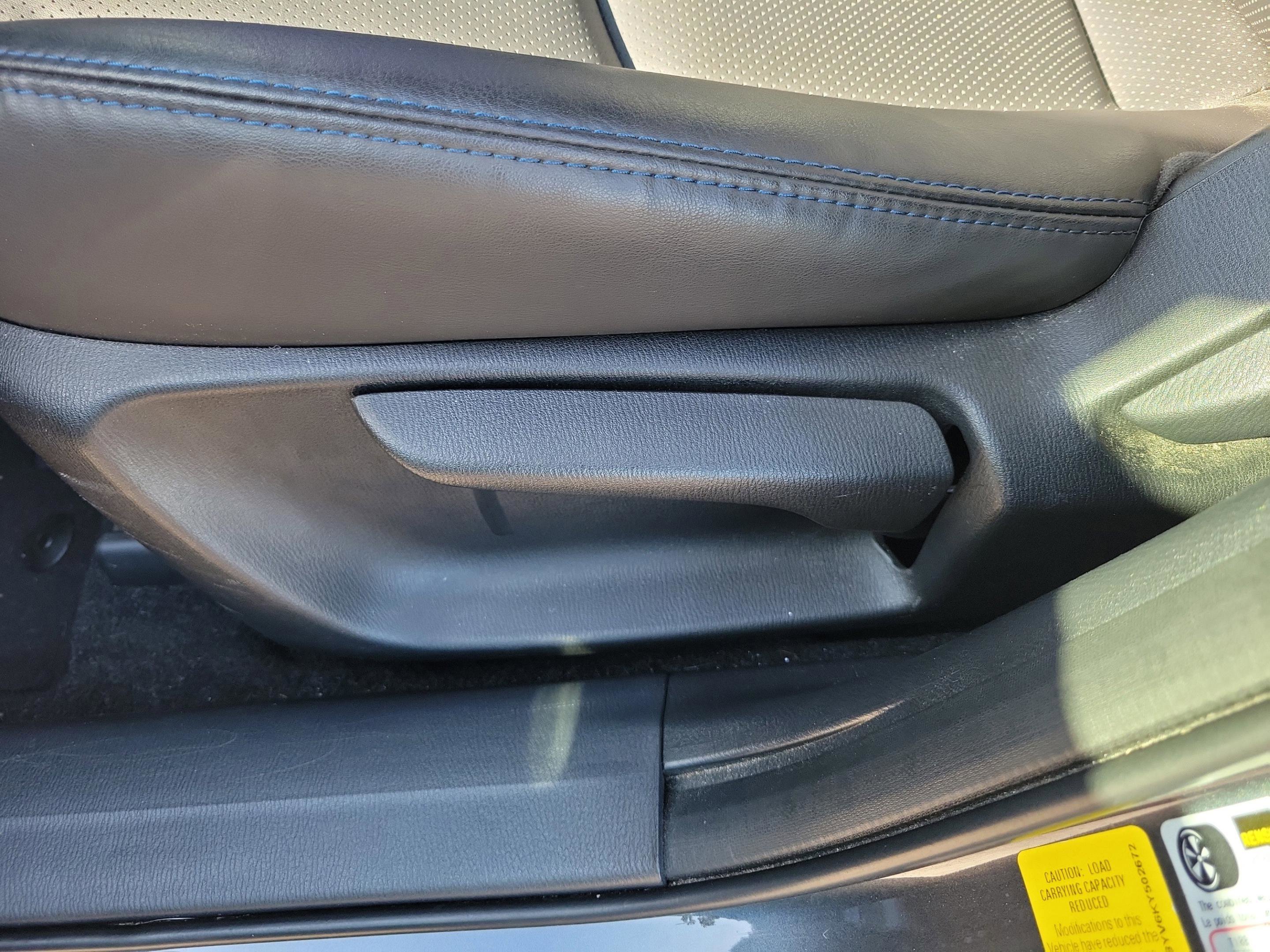 Used 2019 Toyota Yaris XLE image 13