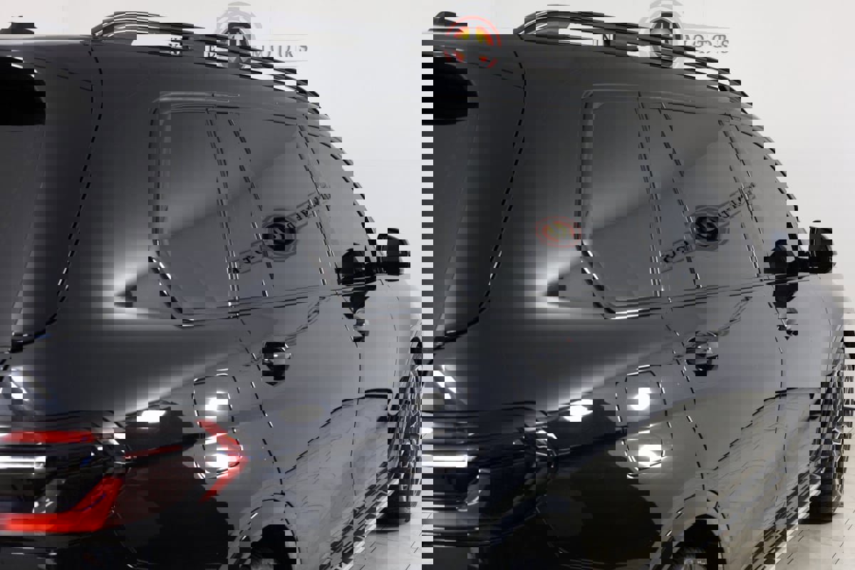 Used 2023 BMW X7 xDrive40i w/ M Sport Package image 45