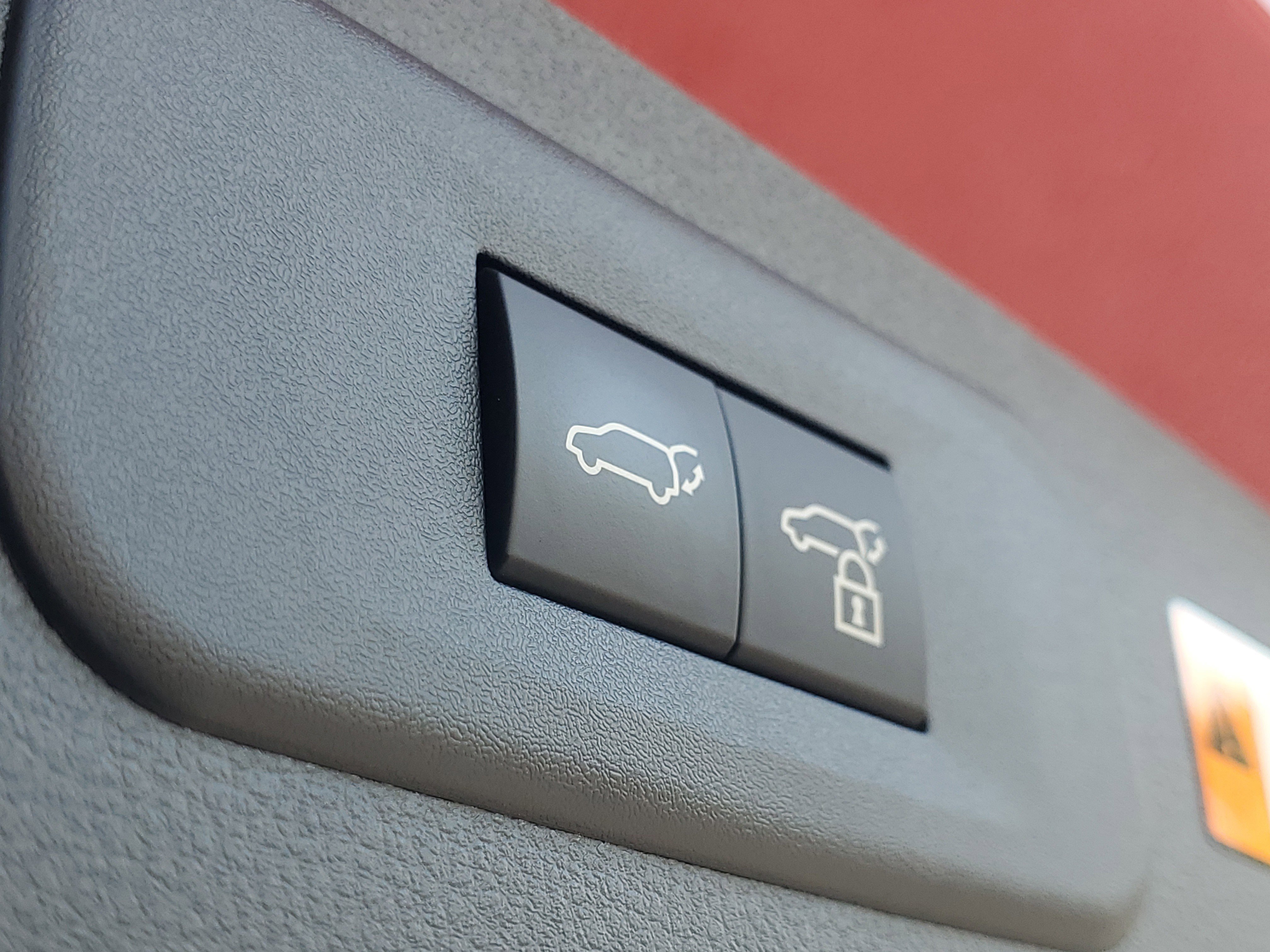 Certified 2025 Lexus NX 250 FWD image 9