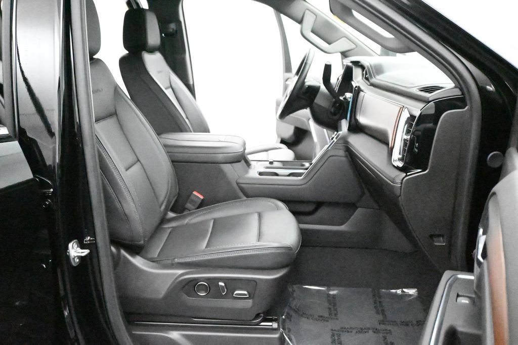 Used 2025 GMC Sierra 3500 Denali w/ Technology Package AWD/4WD image 22
