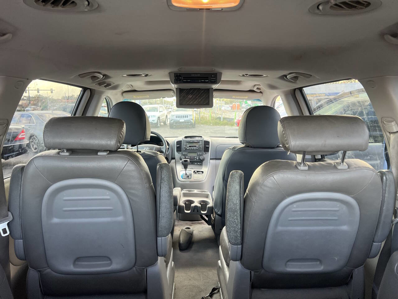 Used 2007 Hyundai Entourage Limited image 15