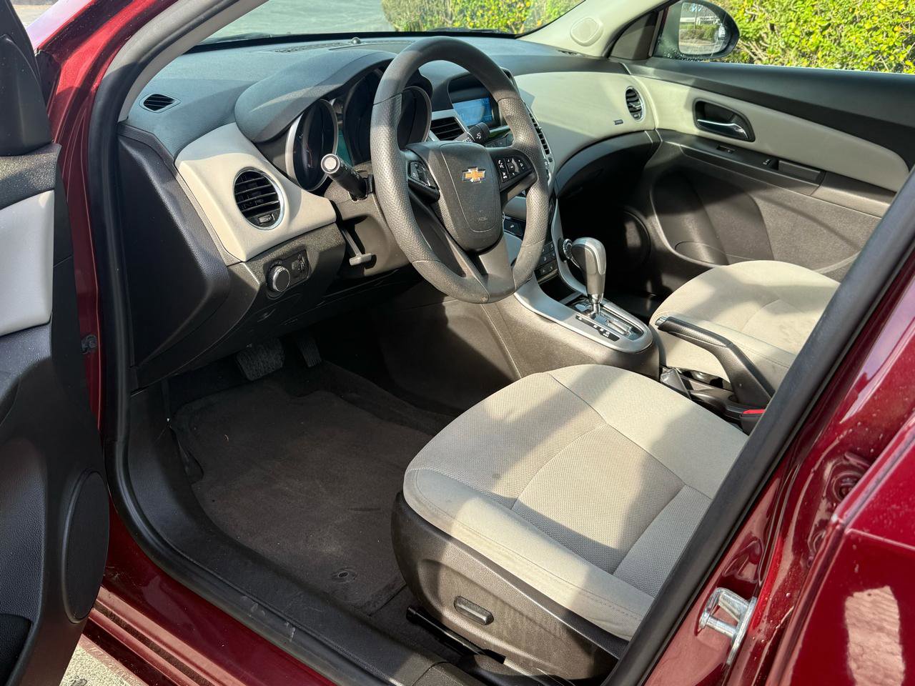 Used 2016 Chevrolet Cruze LT image 6