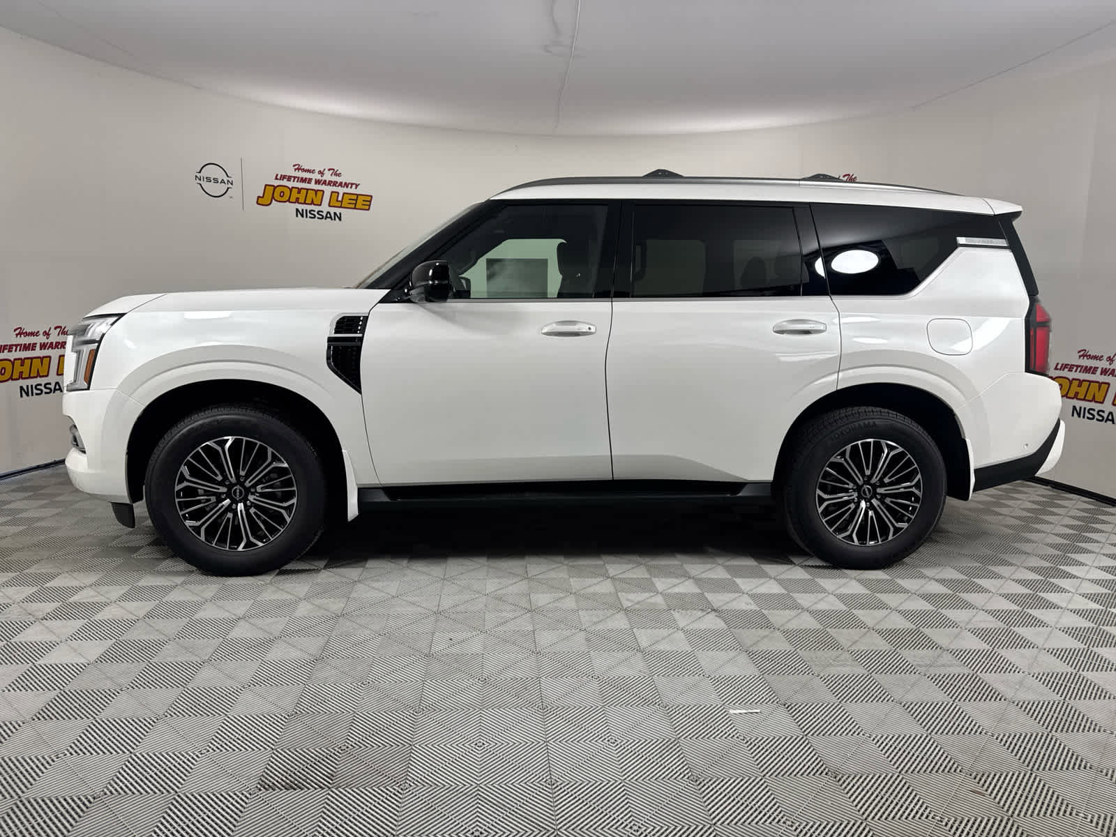 New 2026 Nissan Armada SL image 2